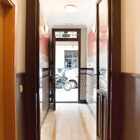 Un Ideal Estudio Para Conocer Madrid Exterior photo