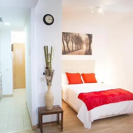 Un Ideal Estudio Para Conocer Madrid Exterior photo